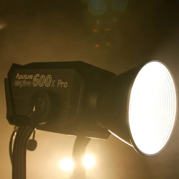 Aputure LS600X Bi-Colour LED Light - Image 5