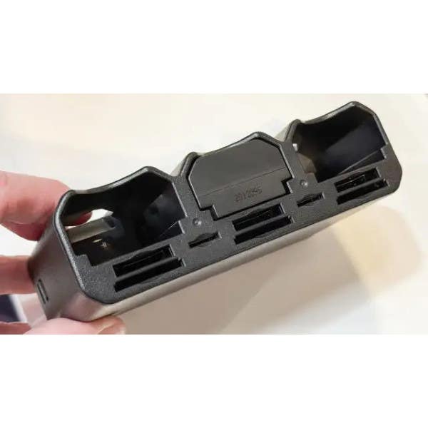 Jupio Canon LPE6 Prime Triple Charger - Image 3